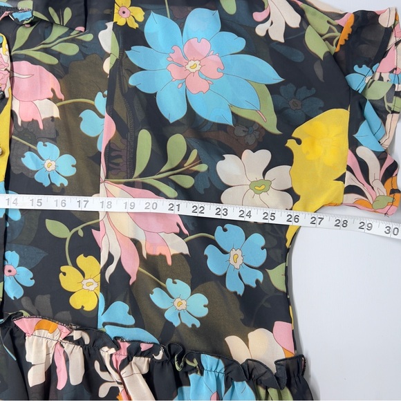 UMGEE Women’s Size Lg Short Sleeve Floral Blouse - Picture 10 of 11